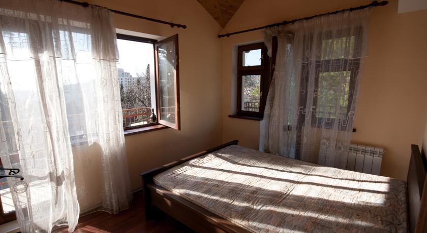 Гостиница Собака Улыбака Ялта-5