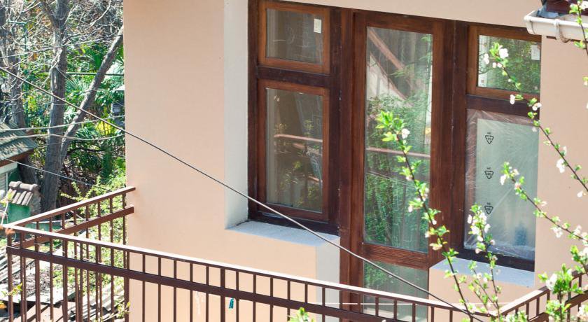 Гостиница Собака Улыбака Ялта